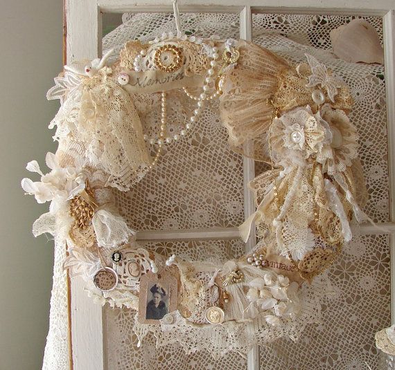 22 Awesomely Shabby Chic Christmas Wreath That Can Be Used All Year Round 20