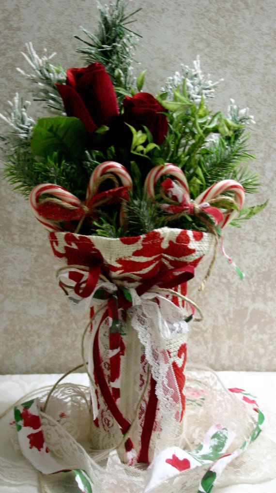Christmas Centerpieces That Will Embellish Your Dining Room Decor For The Holidays 15