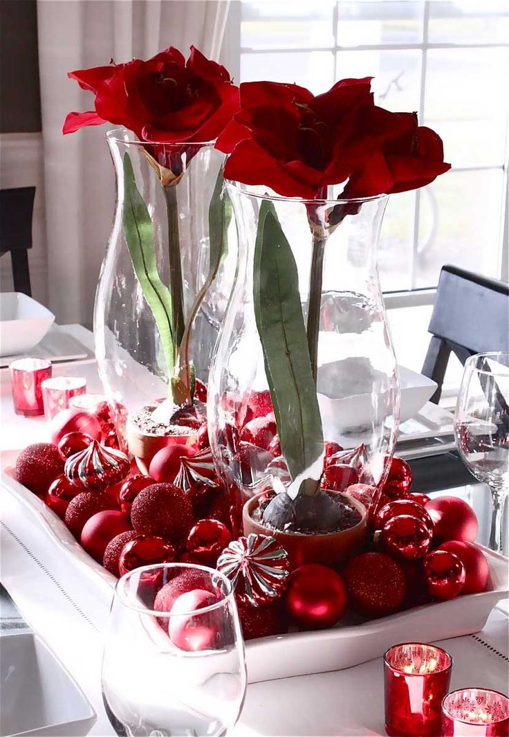 Christmas Centerpieces That Will Embellish Your Dining Room Decor For The Holidays 19