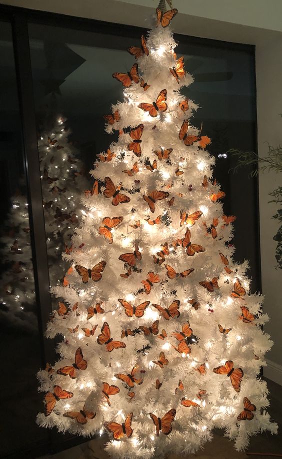 arbol de navidad decorado con mariposas 9