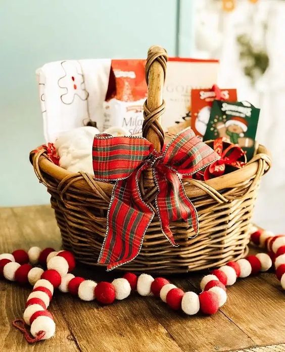 cestos o canastas para crear decoraciones navidenas 9