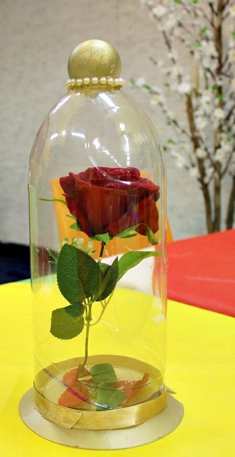 cupula de flores hecha con botella de plastico 2