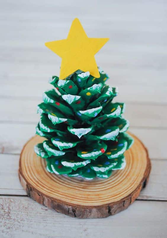 decoracion navidena hechas con pinas 14