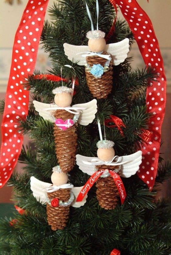 decoracion navidena hechas con pinas 7