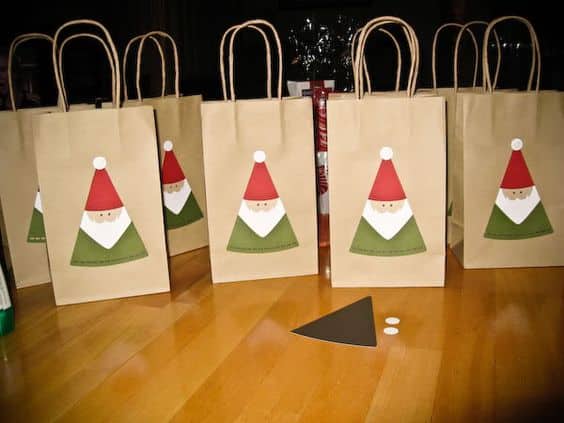 decorar bolsas de papel para regalos de navidad 12