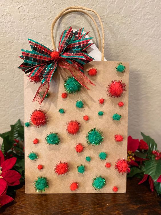 decorar bolsas de papel para regalos de navidad 6