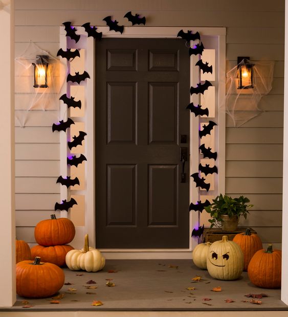decorar la puerta para halloween de forma espeluznante 10
