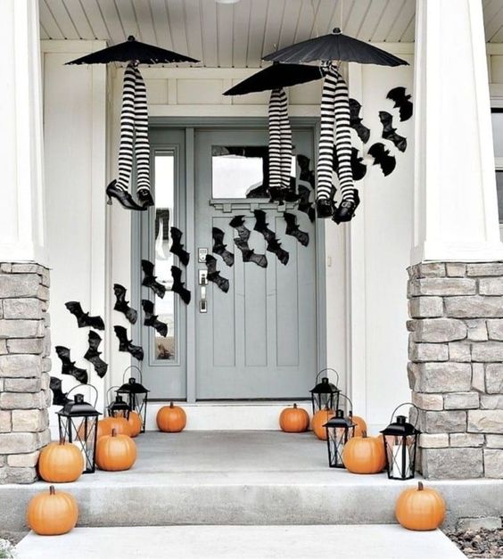 decorar la puerta para halloween de forma espeluznante 2