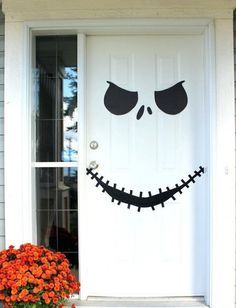 decorar la puerta para halloween de forma espeluznante 7