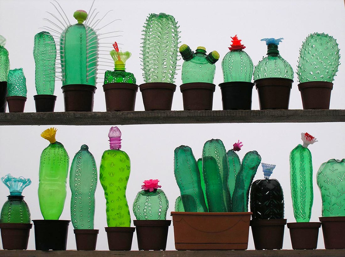 decorar tu jardin con botellas de plastico 4