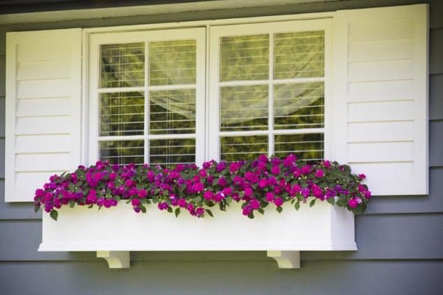 decorar ventanas casa con cajas flores 14
