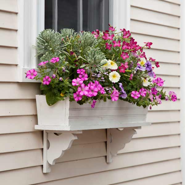 decorar ventanas casa con cajas flores 18