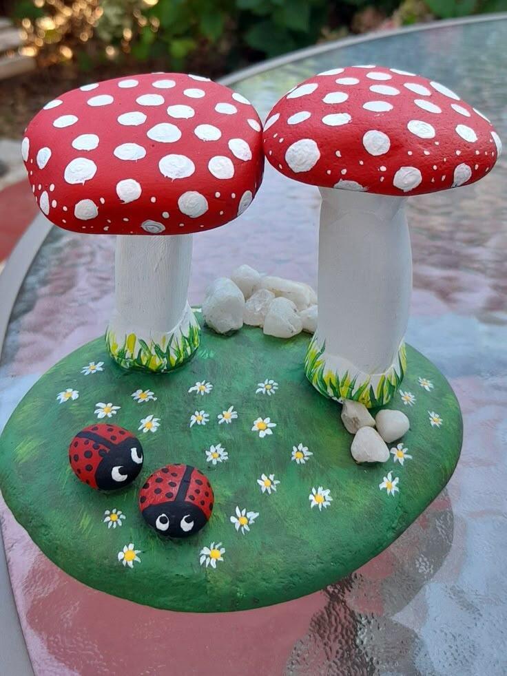 Honguitos pintados en piedra para decorar tu jardín: ideas encantadoras, fáciles y llenas de personalidad Honguitos pintados en piedra para decorar tu jardín: ideas encantadoras, fáciles y llenas de personalidad honguitos pintados en piedra para decorar tu jardin 3