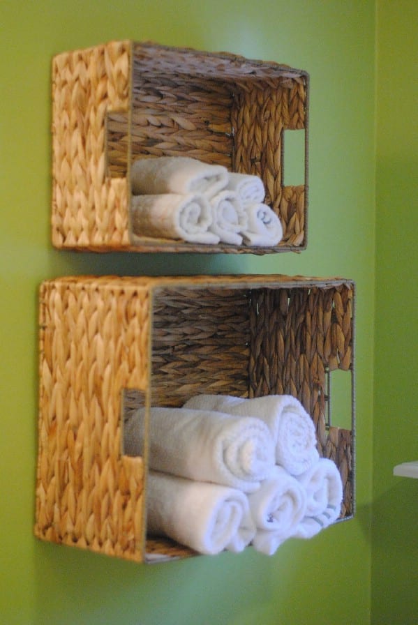 ideas creativas para guardar toallas de bano