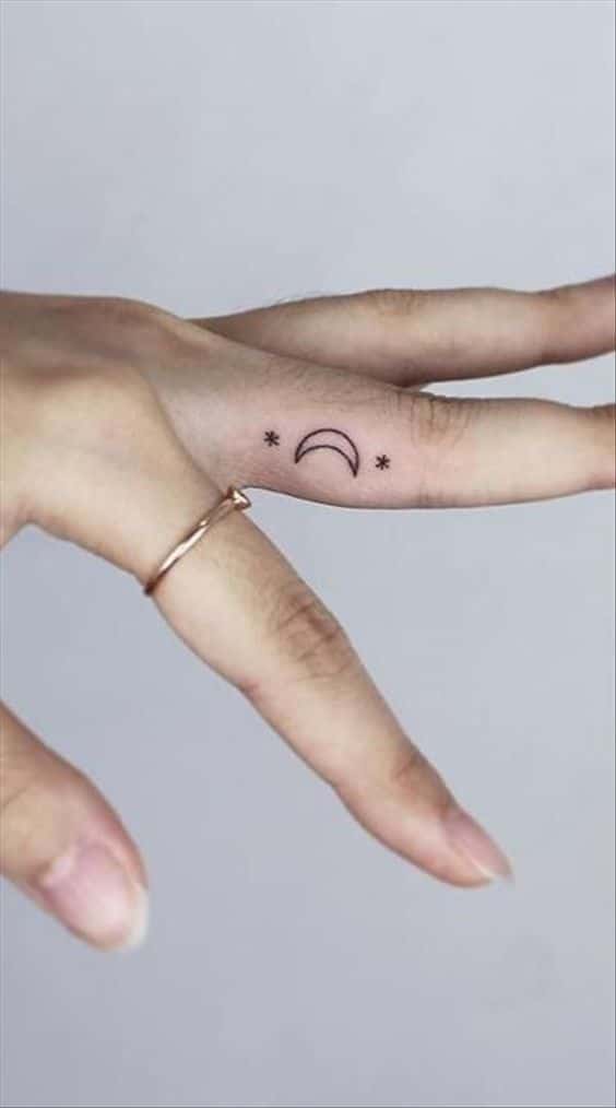 ideas de tatuajes en los dedos 3
