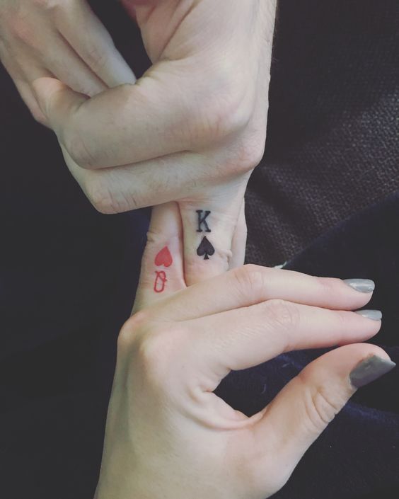 ideas de tatuajes en los dedos 6