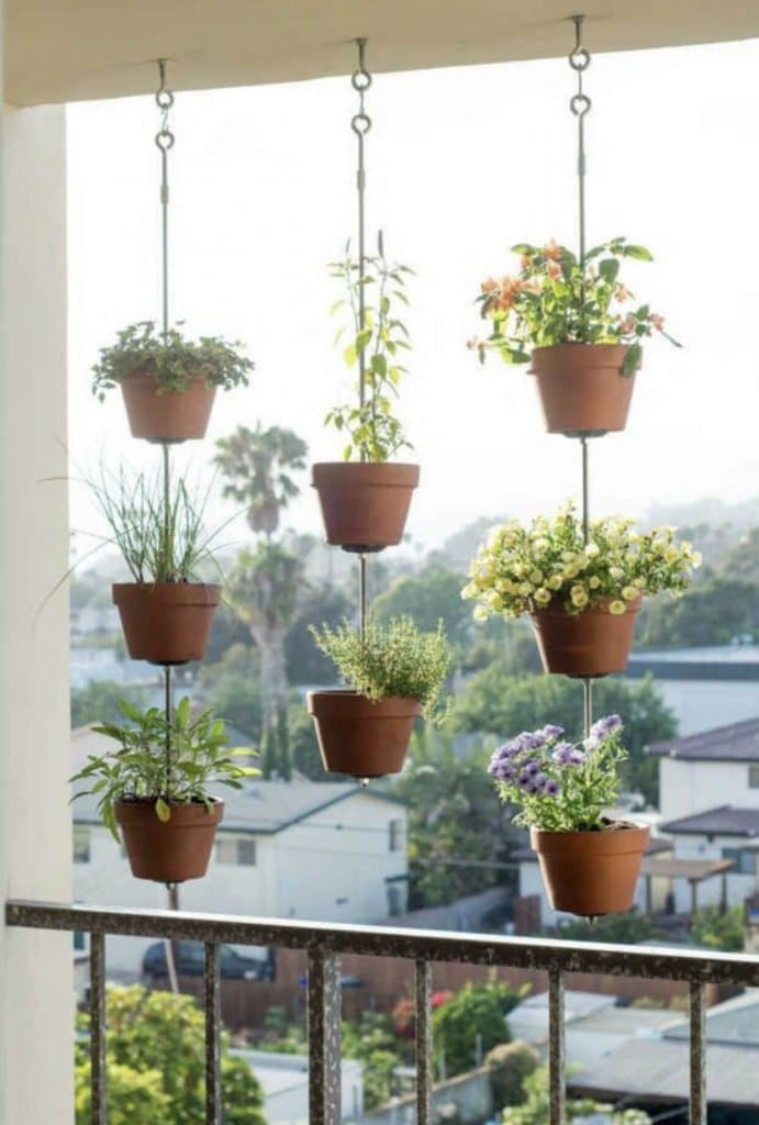 ideas para colgar plantas en el balcon macetas colgantes