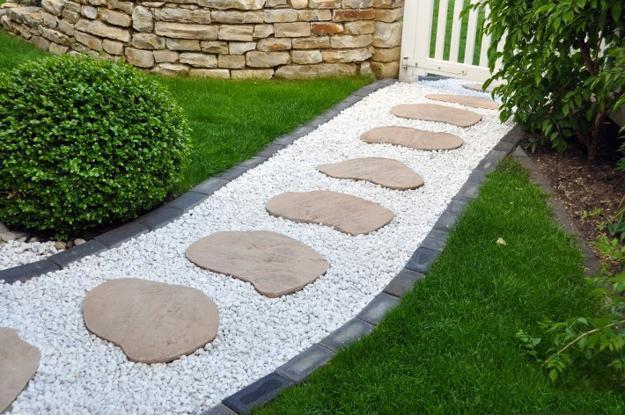 stone-walkways-garden-path-design-ideas-4